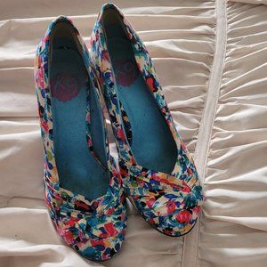 Rocket Dog Floral/Tie Dye Pumps Size 8